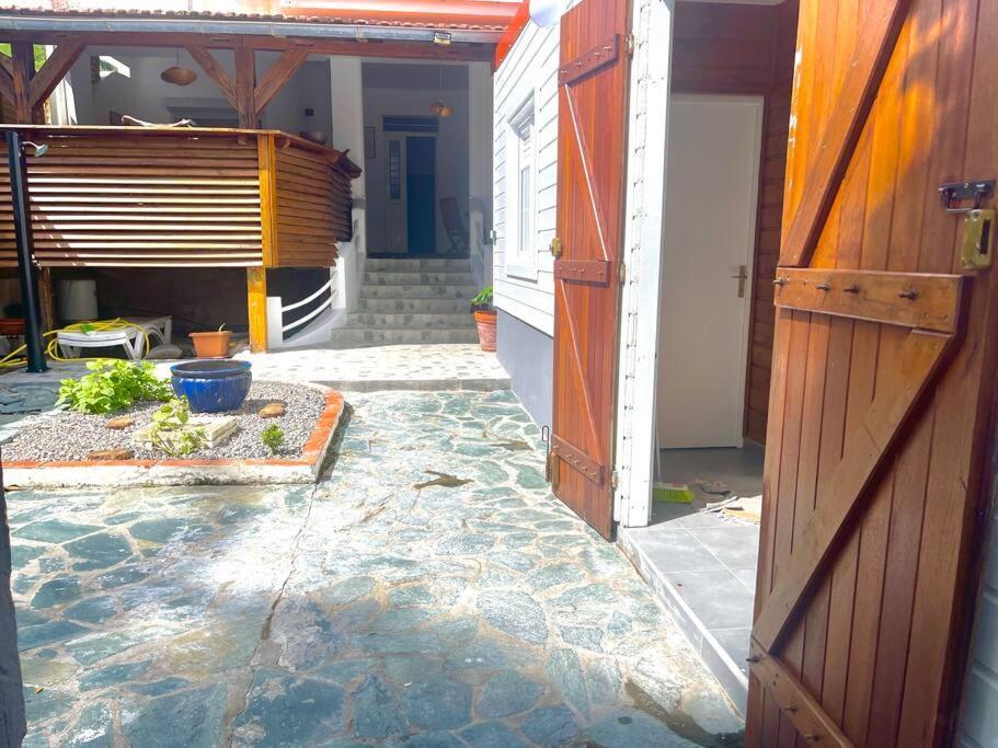 Maison Marouka Sur La Plage Du Diamant Le Diamant Esterno foto